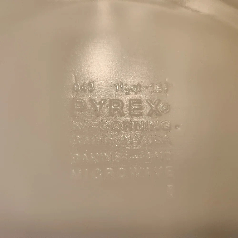 Pyrex Homestead 1.5 Quart Casserole Dish With Matching Lid